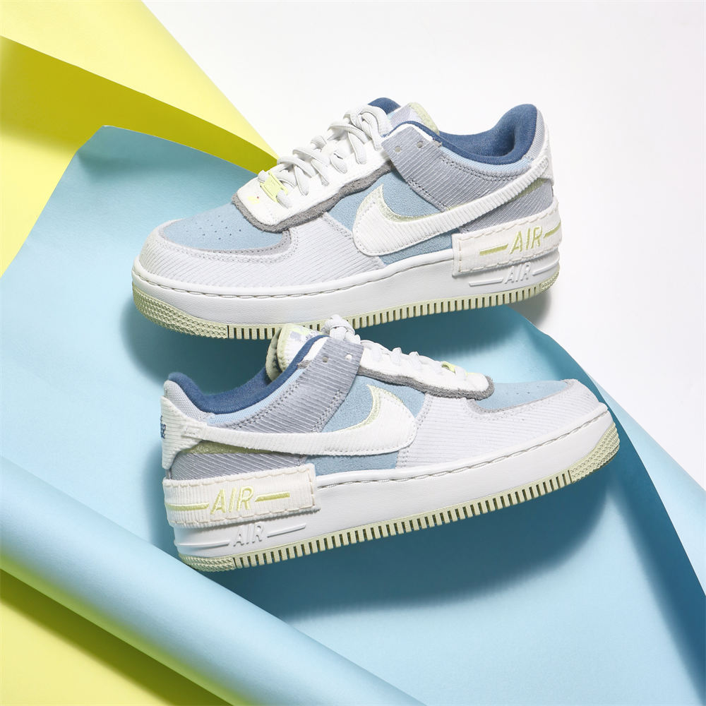 入手困難NIKE WMNS AIR FORCE 1 07 SE PREMIUM neuroid.uprrp.edu