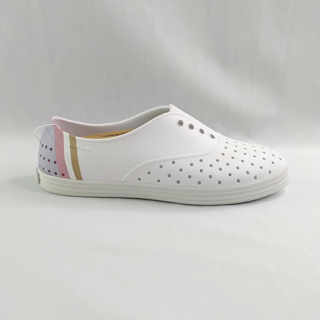 Native JERICHO 女款 F00002619245 洞洞鞋 修身鞋 貝殼白/粉紫【iSport愛運動】
