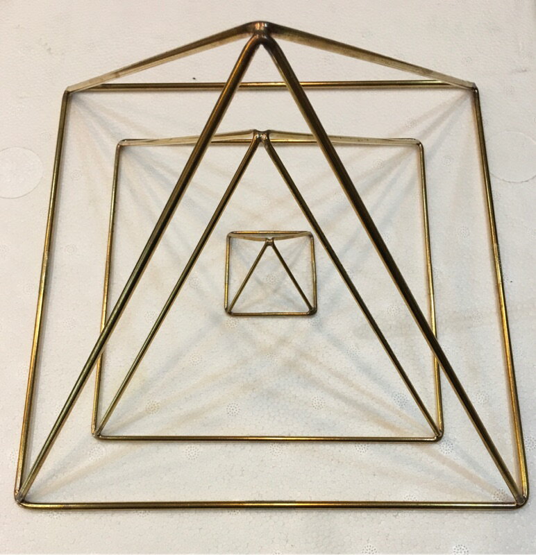 琉璃光 金字塔 中 底座 18×18cm 3