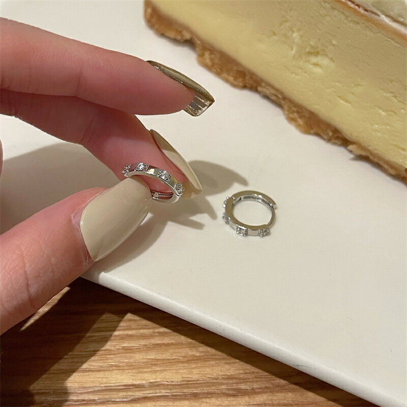 耳釘耳環無耳洞耳墜氣質高階感鋯石耳圈耳飾女新款潮小眾設計耳釘耳環耳扣【聚寶屋】