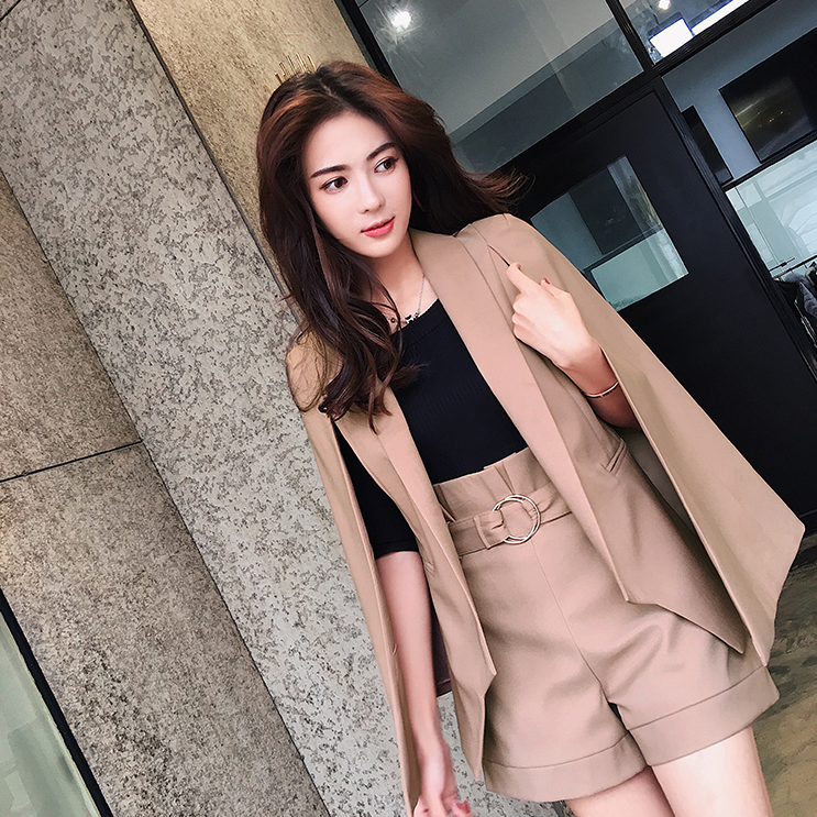 一個女孩的衣櫥--韓國東大門-韓版韓系斗篷式披肩西裝外套上衣+高腰顯瘦心機褲 2件OL組
