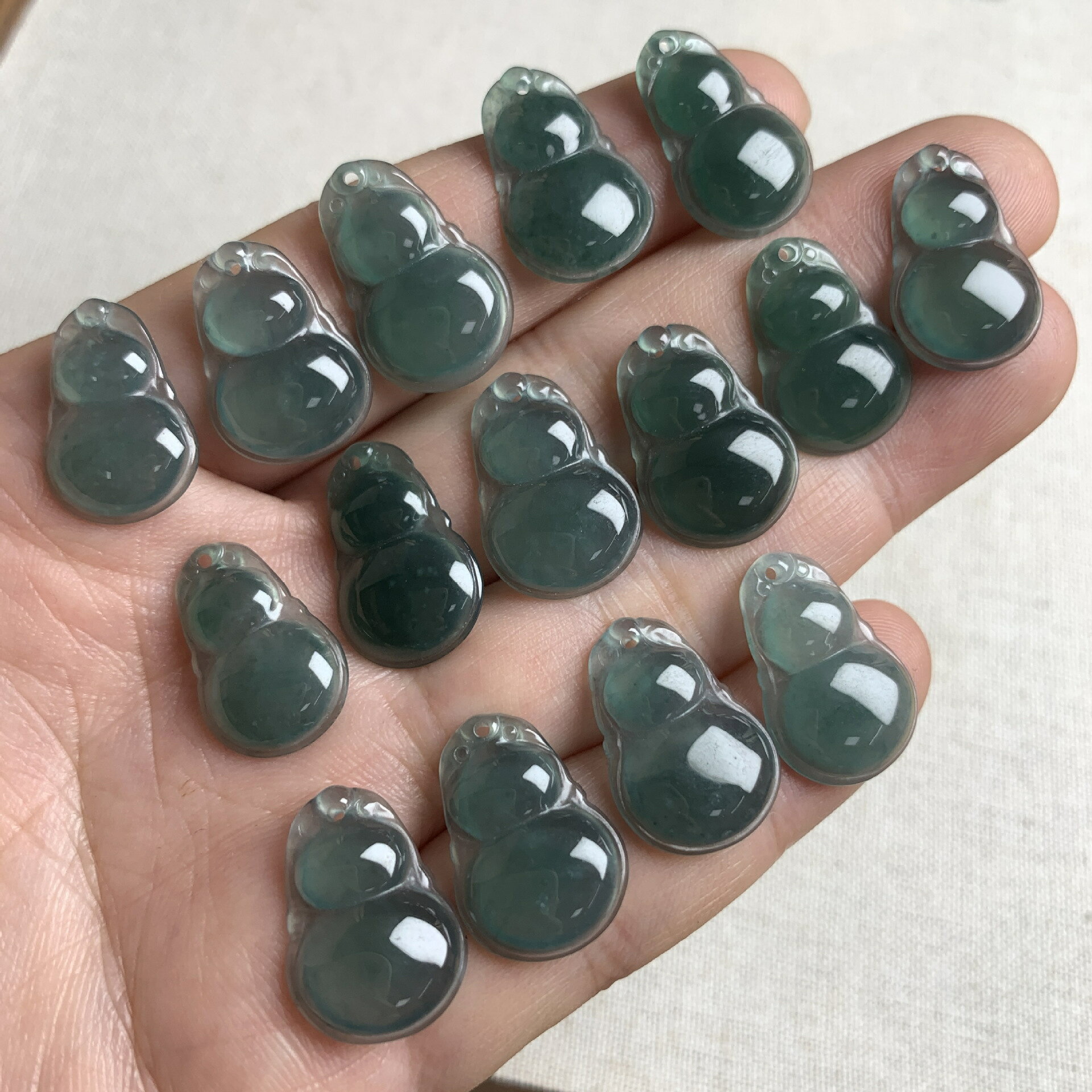 天然緬甸翡翠A貨冰藍水玉葫蘆吊墜福瓜玉墜福豆吊墜女款掛件批發#Hi, 貼心優衣家居#