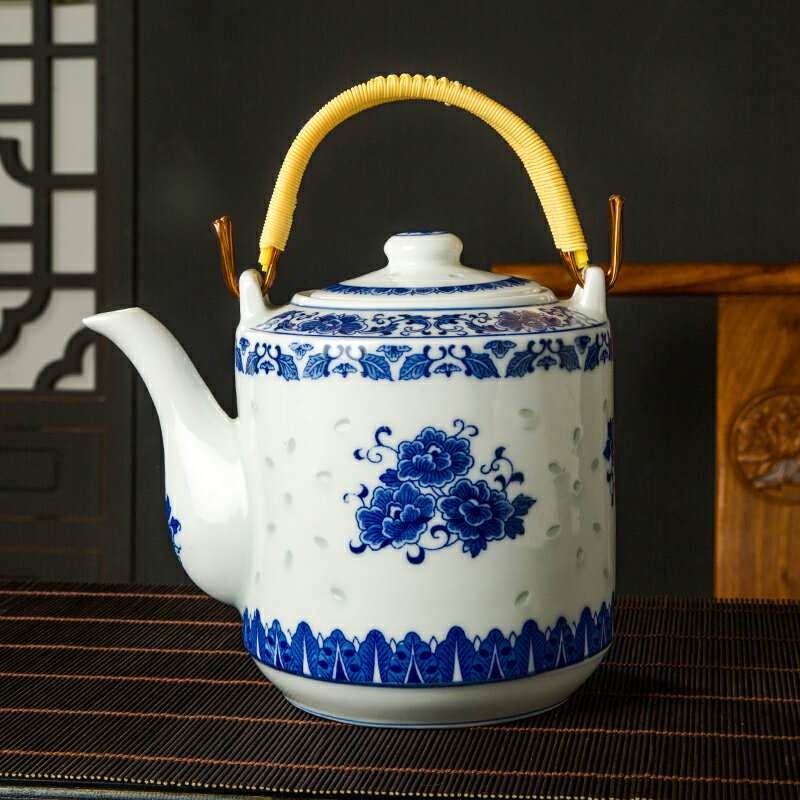 景德鎮陶瓷涼水壺 青花瓷提樑壺冷水壺 玲瓏泡茶壺茶杯可套裝茶具1入