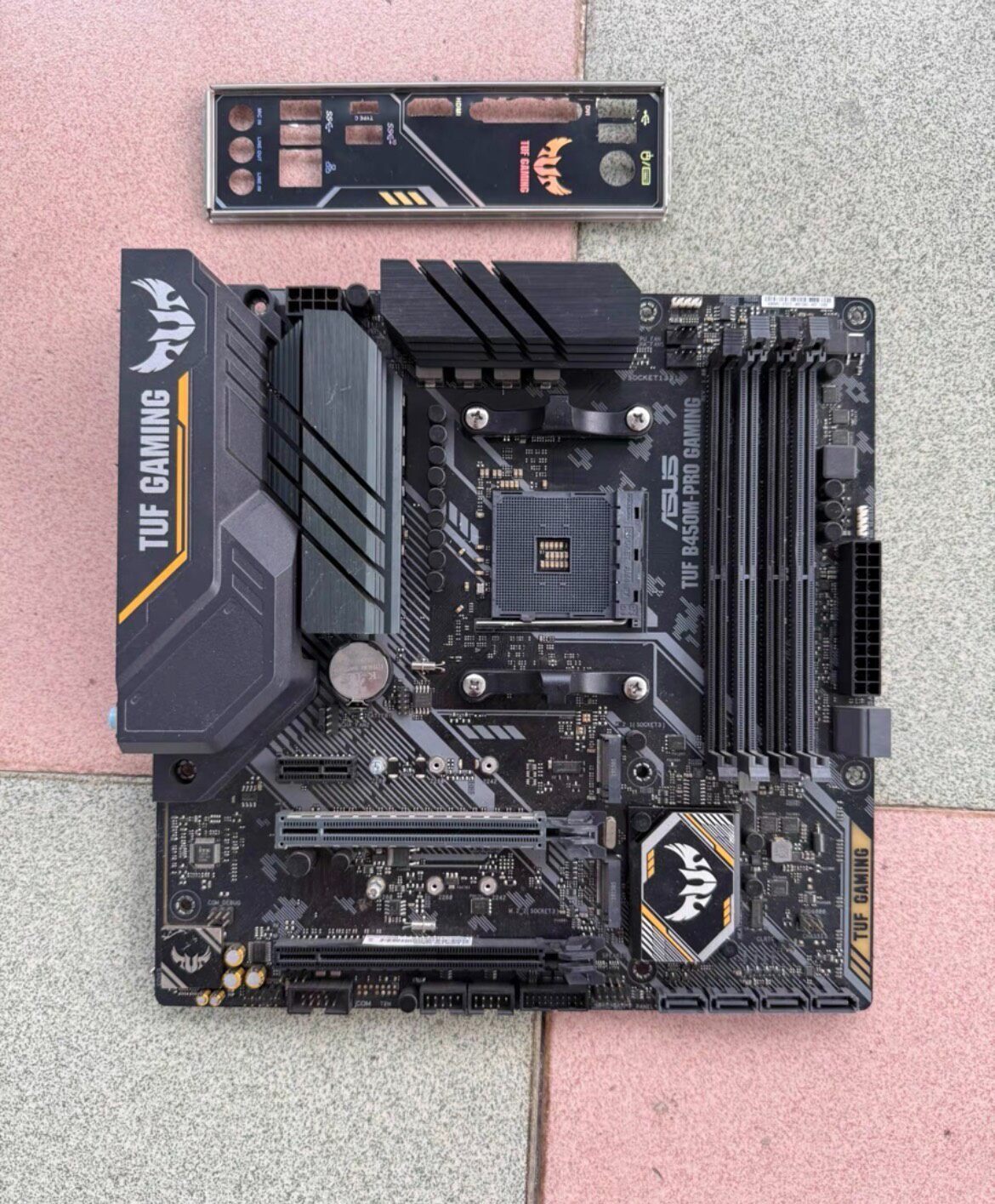 華碩 TUF B450M-PRO GAMING 主機板 二手 性能穩定 支持銳龍5系列 功能完好 箱說全 無擋板